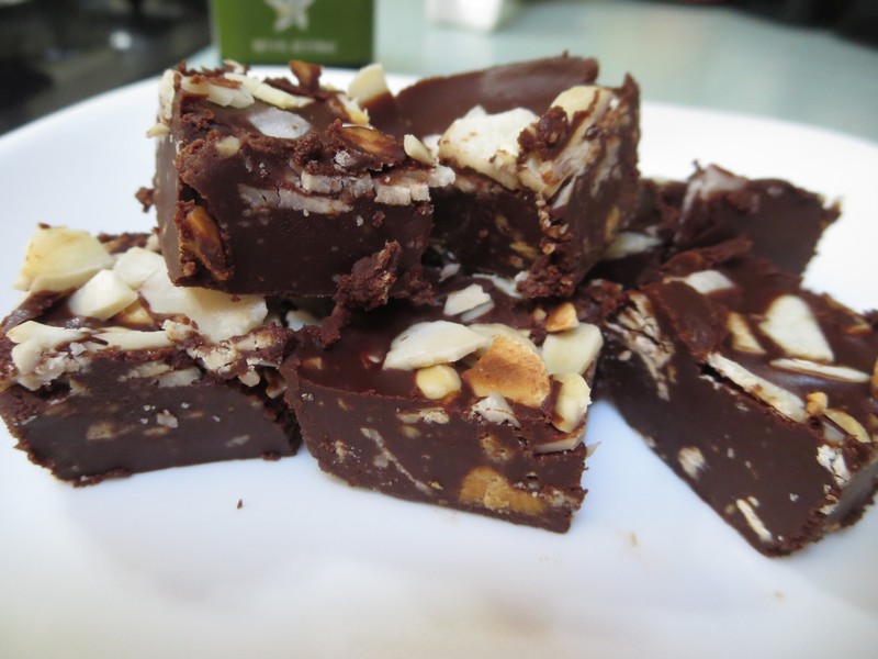 Low Carb Chocolate and Almond Squares
